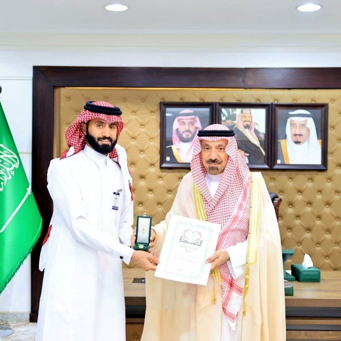hameda11a1's tweet photo. @emara_najran أسمى آيات التهاني و التبريكات 
بصدور الأمر الملكي بالتمديد لسمو سيدي #أمير_منطقة_نجران صاحب السمو الأمير #جلوي_بن_عبدالعزيز_بن_مساعد
#نجران https://t.co/7udQoHQKad