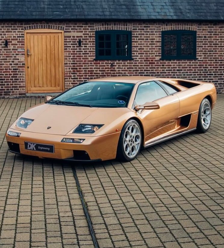 DailyLamboTM's tweet photo. 'Oro Elios' Diablo VT 6.0 SE https://t.co/5vJ72ubhar