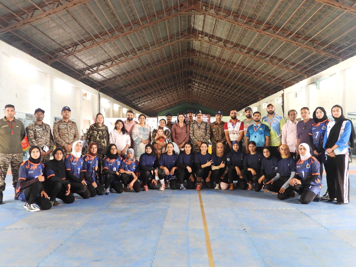 110bncrpf's tweet photo. #110Bn organized Kabaddi Tournament under CAP on 30 Jun–01 Jul. 04 girls’ &amp; 04 boys’ teams from across the Valley participated. Budgam Warriors won girls’ title, while Midline Warriors won boys’ title. Trophies&amp; tracksuits awarded to finalists; T-shirts &amp; caps to all participants https://t.co/Sy7PgfsoGs