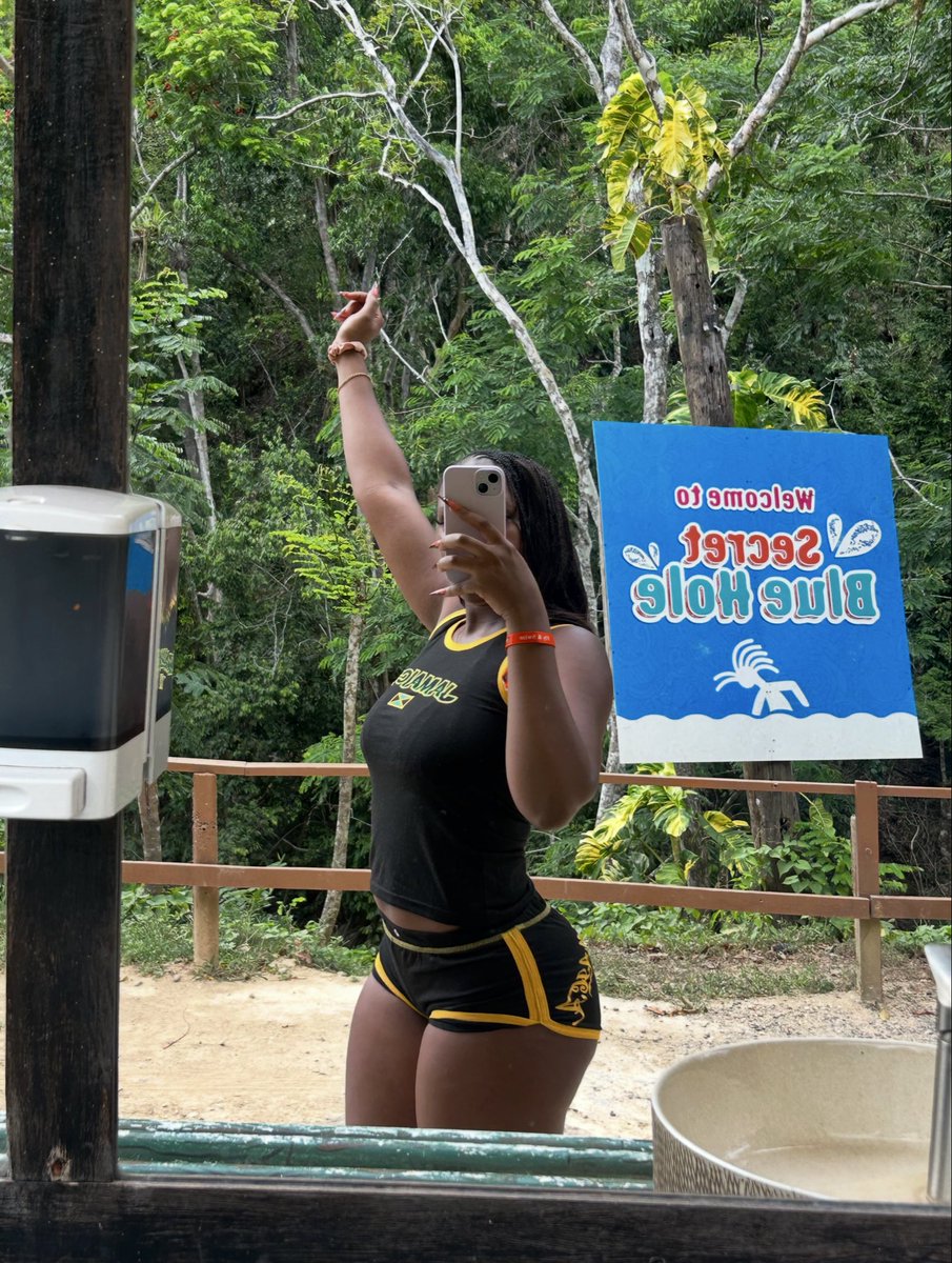 yosoyciaa's tweet photo. Island gyal 🇯🇲 https://t.co/V5BtOwzBS8
