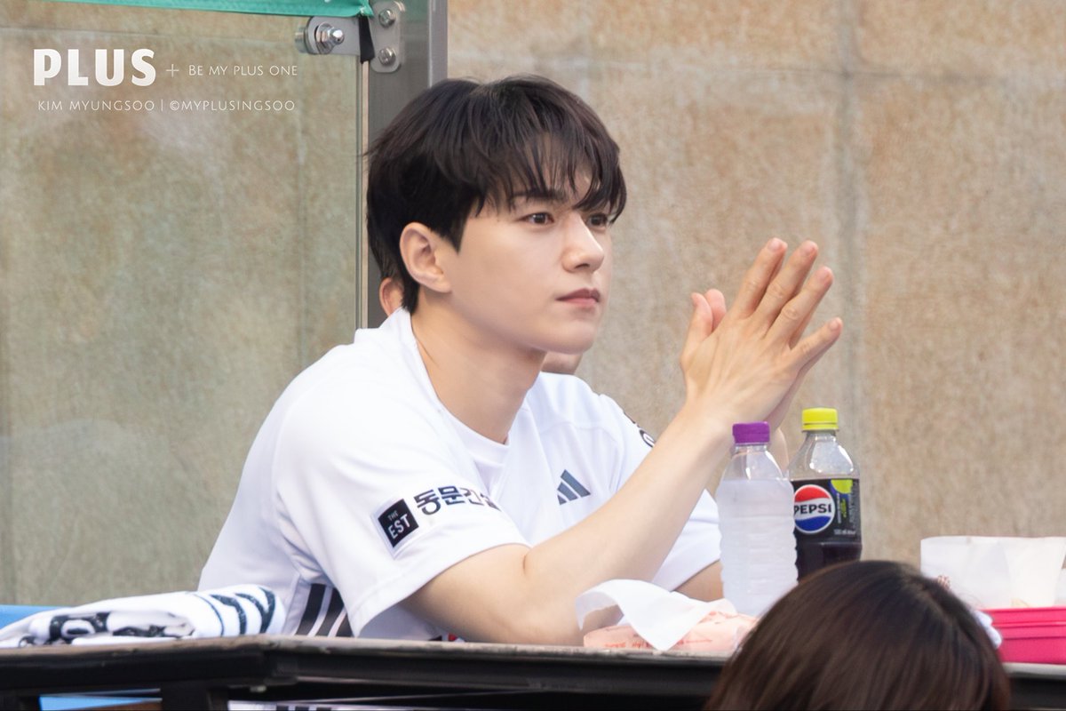 myplusingsoo's tweet photo. 260701 김명수 두산베어스 시구⚾️

집중도 313%🔥

#김명수 #명수 #KIMMYUNGSOO #MYUNGSOO #キムミョンス #金明洙 https://t.co/yHUXGCKGay