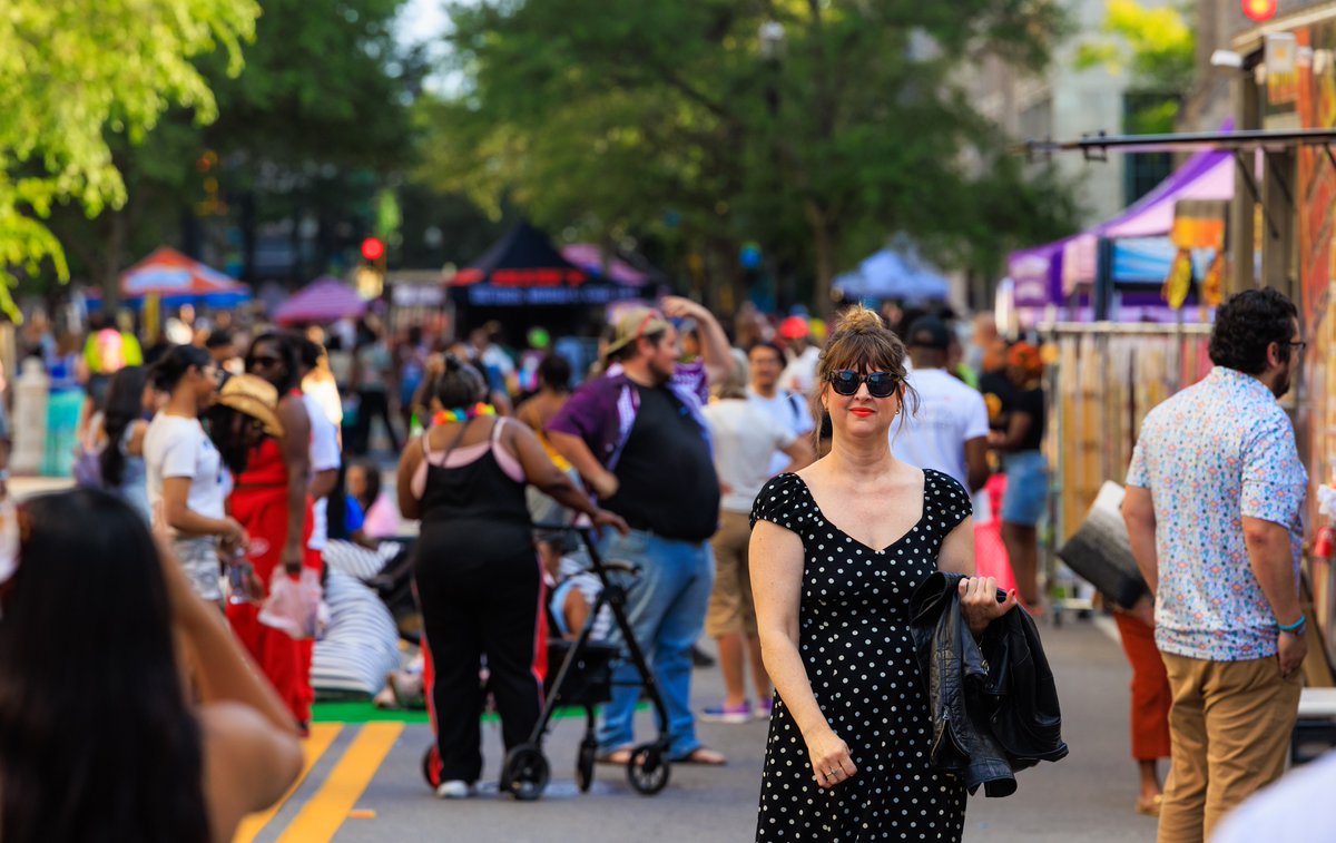 DTJax's tweet photo. It's Art Walk Wednesday! ✨🎨

First Wednesday Art Walk is back, and this month, there's more to explore than ever! Wander through James Weldon Johnson Park to discover local artists, vendors, food trucks and the Playdate Jax 🌳

🖼️ Laura Street: The Individuality Complex's Dream Market activation ft. art installations and a new gallery, "Reflection of Jacksonville." Bid on new works at the Duval Art Auction with Skylyfe Inc.

More to Explore:
⭐ Downtown Vision (29 W. Duval St.): New "Fleeting Memory" exhibition
⭐ MOCA: Free admission, vendors & the "Mini Print Trail"
⭐ Pour Taproom: World Cup watch party
⭐ Southlight Gallery: New works and David Porter's "Map The Planet" series
⭐ Visit Jacksonville: Vendors, food truck & the "Mini Print Trail"
⭐ The Volstead: Art Walk After Dark
⭐ Wolf & Cub (218 W. Church St.): GRAND OPENING of the new boutique

Steps Away in The Elbow:
⚡Hardwicks Bar: Music & drink specials
⚡Keane's Tavern: World Cup Watch Party
⚡The Petite: "BY THEIR FRUIT" exhibition

Learn More: https://t.co/Ng8XprBugi📍

📸: Cre8Jax