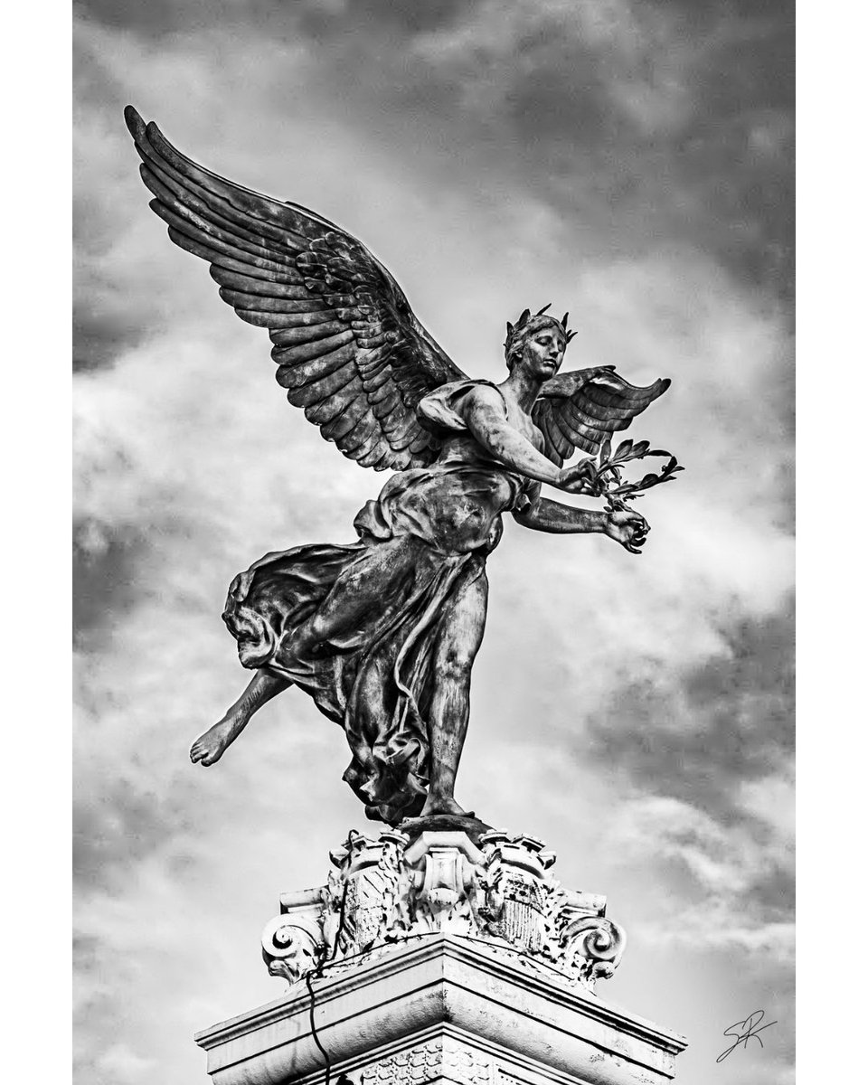 KyonyxPhoto's tweet photo. Dijon Monumentale "Photo Croquée" - La Renommée prend son envol 

----
(Re) Découvrez la Photo Croquée sur mon site https://t.co/rHsfFvUpNy
----

#dijon #photocroquee #sadicarnot https://t.co/QBe5Tetuvy