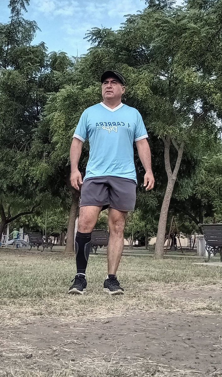 Ivanffzj's tweet photo. Los mejores maduros Papás❤️en mi grupo de WhatsApp deslechados, si quieres unirte al grupo y ver los videos mándame mensaje privado🔥maduros guapos vergones bien hechos, que ricos hombres  para mamárselas todo el día https://t.co/OZANLrMbWe