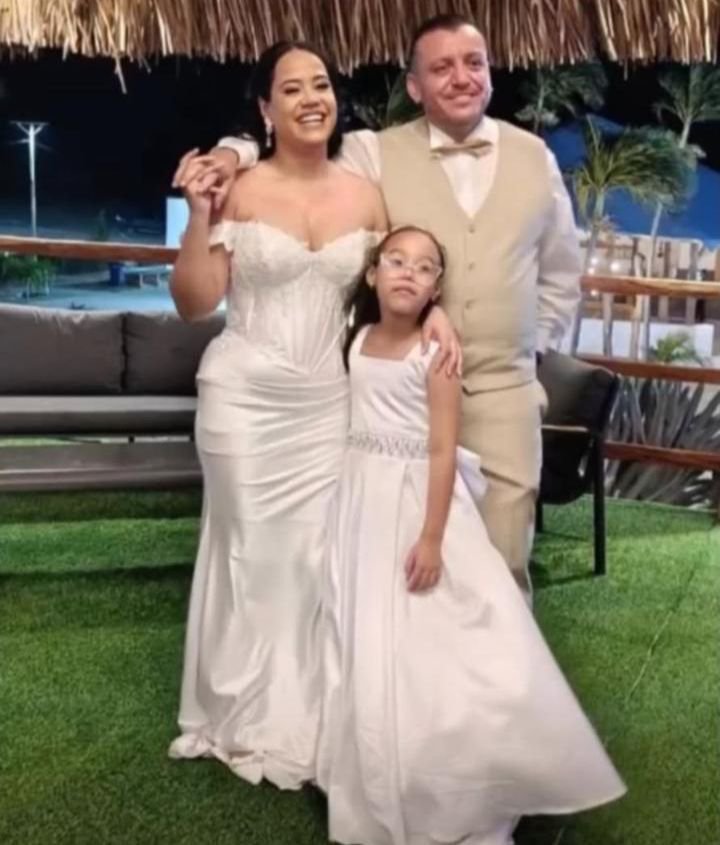 jrjimenezdondi's tweet photo. Recibo la triste noticia del hallazgo de los cuerpos de la Dra. Dianne Vera y su familia, tras el derrumbe del edif. #BosqueLindo en Turmero. Vayan mis palabras de condolencias a toda su familia, amigos cercanos y sus compañeros de labores en la Defensa Pública del Estado Aragua. https://t.co/hLfnmRmCr4