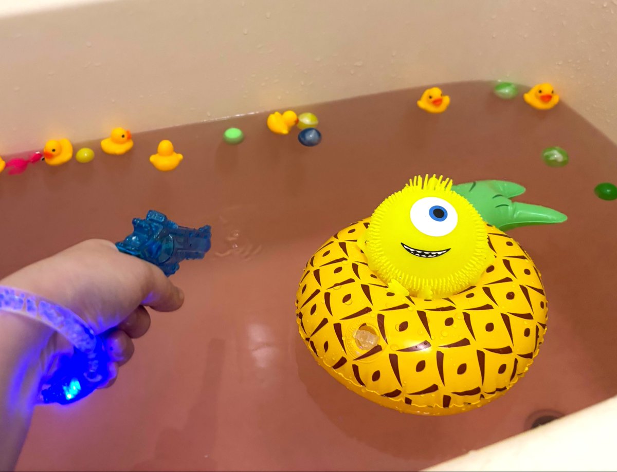iptuzqe's tweet photo. 今日のお風呂は🛁🫧🫧
ちょっと楽しい🔫💦😆🐥🐥🐥🍍⛱️ https://t.co/wneFoyGXZH