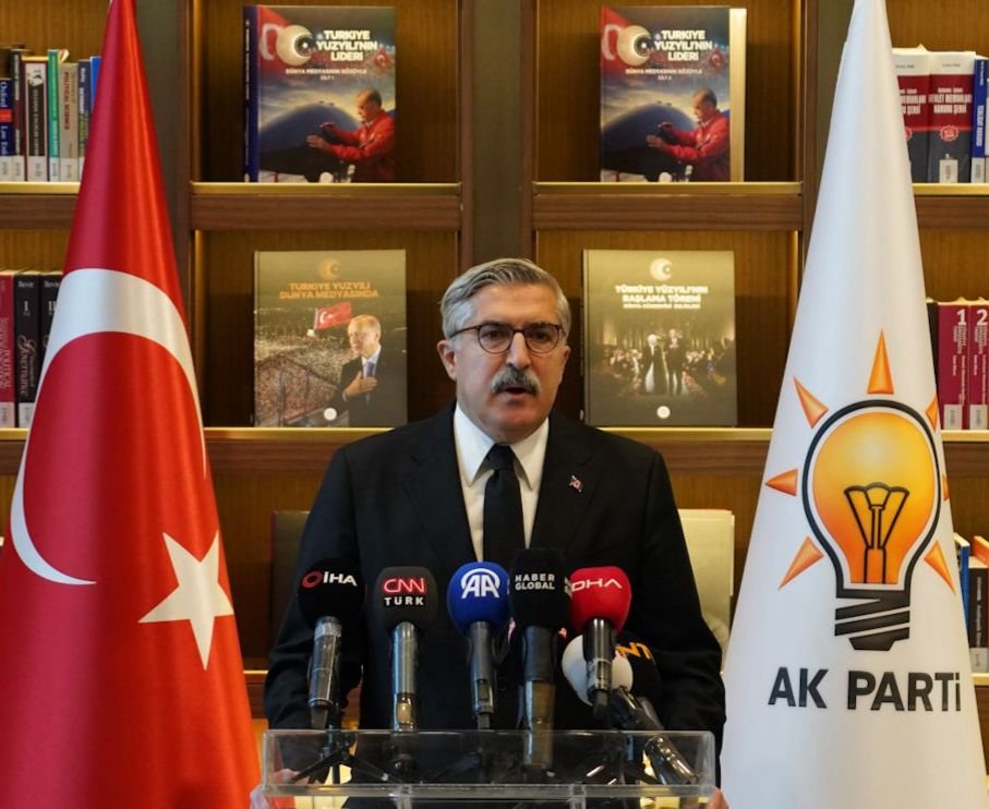 AKP'li Yayman'dan Özgür Özel'e Sert Tepki: 'Tarihin Yanlış Tarafındasınız!'