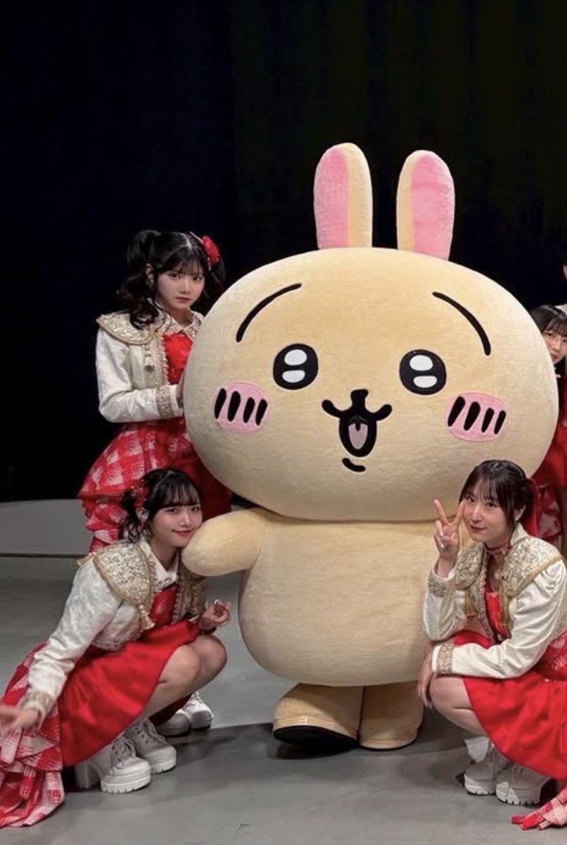 coconoca__9's tweet photo. キャラクターとコラボすると真顔になる川嶋美楓さん今日も観測できた
#川嶋美楓 #juicejuice #FNS歌謡祭夏 https://t.co/yyJL9pALWj