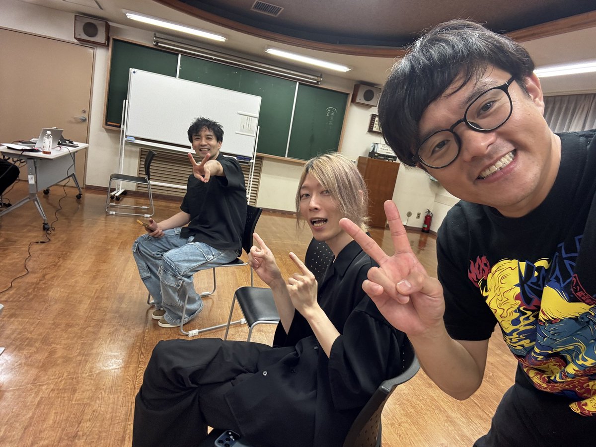 banbanbansame's tweet photo. 稽古が楽しい。
伊藤くん、可愛くていい！
のっさんは空気感がいい！
楽しい！
明日は全員揃うかな！？
損はさせないのでぜひ！

🗓️7/10（金）19時〜
🗓️7/11（土）12時〜／17時〜
🗓️7/12（日）12時〜／17時〜

#国産本マグロ 遡上公演
「NOTiCE」
📍池袋ゲキバ
🎟️全席自由 5000 https://t.co/AutubGVwSa