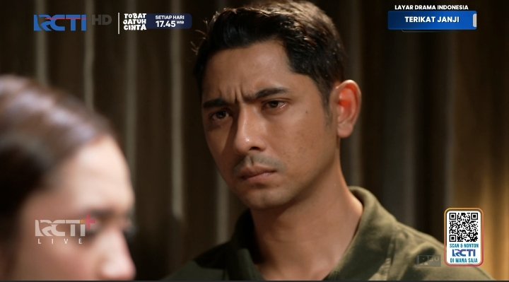 fthasya_'s tweet photo. dua duanya hancur, yang satu harus jujur tentang tugasnya dan yang satunya merasa dibohongi..

(ttttapii ak juga hancur)))😭🥀

#TerikatJanjiEp89 https://t.co/qVuvcl0fNp