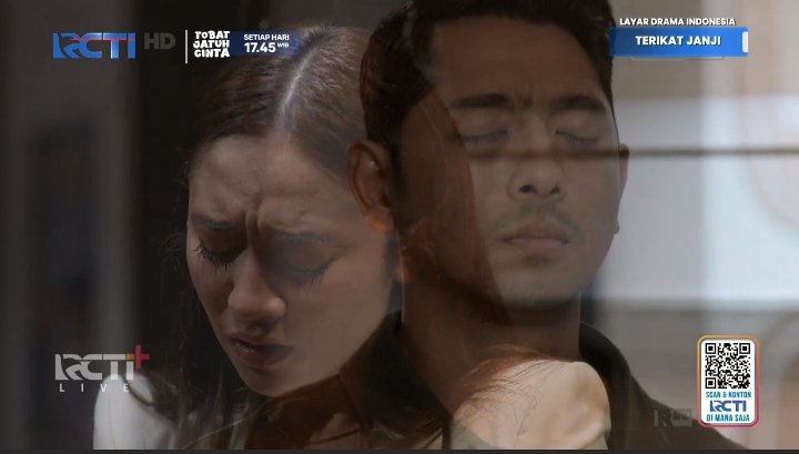 fthasya_'s tweet photo. dua duanya hancur, yang satu harus jujur tentang tugasnya dan yang satunya merasa dibohongi..

(ttttapii ak juga hancur)))😭🥀

#TerikatJanjiEp89 https://t.co/qVuvcl0fNp