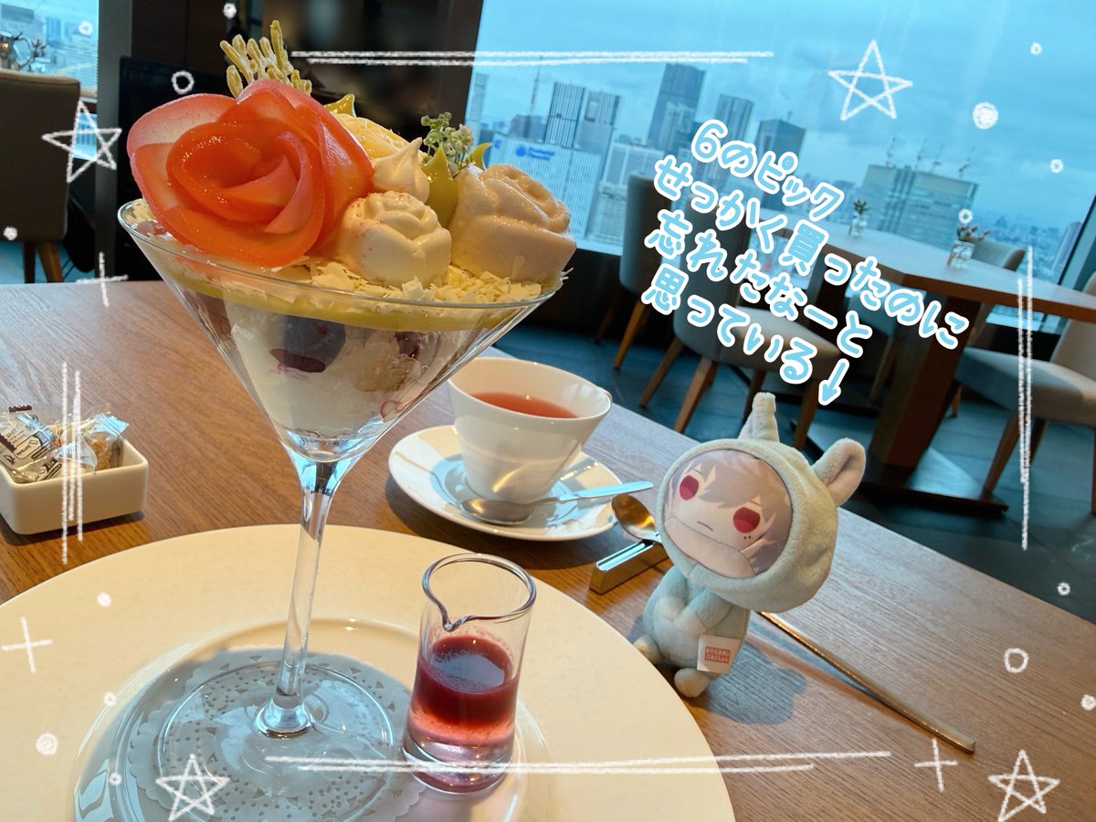 gummi328's tweet photo. 去年と同じ場所でお祝いしてきました🐺🎉
ムースとクリームが2個ずつだったからたぶんちょうど6輪だった🌹 https://t.co/ltGgYsvDpI