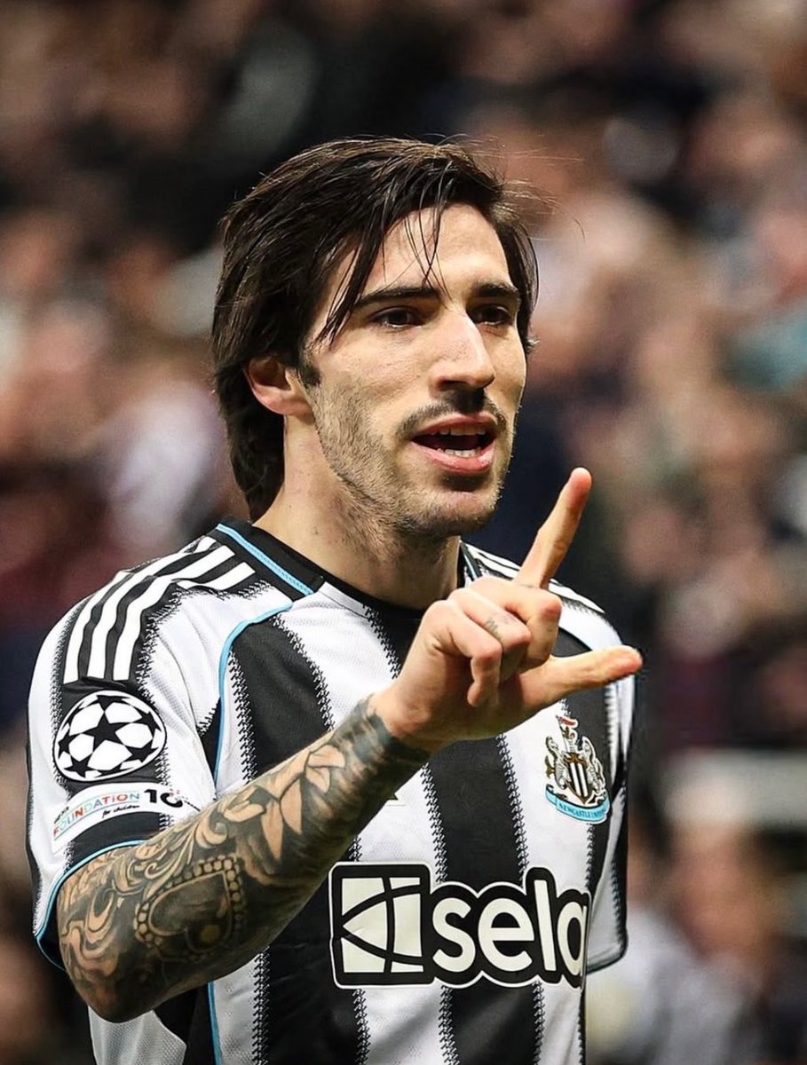Lilywhite_Rose's tweet photo. 🚨MAJOR BREAKING #thfc Sandro Tonali has turned down a move to Manchester City to join Spurs.

The deal is imminent. 💣 💣 💣 

@szyexcl https://t.co/rwuEFclBVd