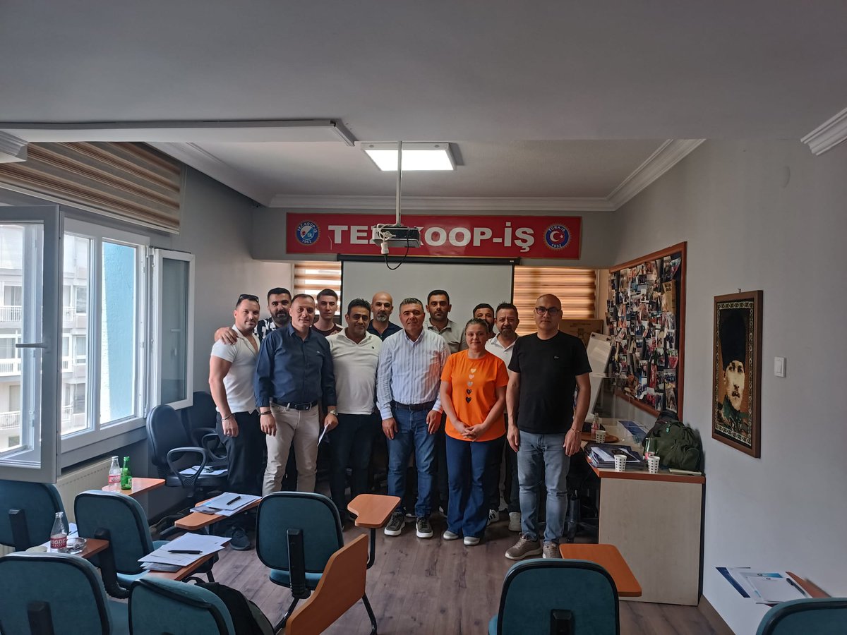 tezkoopissndk's tweet photo. İzmir 1 https://t.co/IuOhw8Zu5W Şube Migros Depo Temsilcilerine Yönelik Bordro Eğitimi Tamamlandı

İzmir 1 https://t.co/IuOhw8Zu5W Şubemize bağlı Migros depo işyerlerinde çalışan temsilcilerimize yönelik eğitim toplantısı 1 Temmuz 2026 tarihinde gerçekleştirildi.

Toplantıya İzmir 1 https://t.co/IuOhw8Zu5W Şube Başkanı Mert Özen, şube yöneticileri ile Migros Menemen, Kemalpaşa ve Torbalı Depo temsilcilerimiz katıldı.

Program kapsamında Şube Başkanımız Mert Özen tarafından kapsamlı bir bordro eğitimi verildi. Eğitimde, çalışma yaşamına ilişkin hukuki çerçeve değerlendirilerek güncel sendikal konular ele alındı.

Eğitim programı, temsilcilerimizin sorularının yanıtlanması, güncel sorunların değerlendirilmesi ve çözüm önerilerine ilişkin görüş alışverişinde bulunulmasıyla sona erdi.