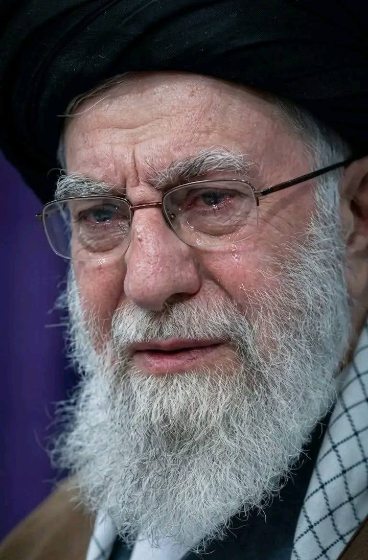 Om_Aoun8's tweet photo. "لَکِنَّ عَیْنِي لِأَجْلِكَ بَاکِیَة". https://t.co/p1vjriOiky