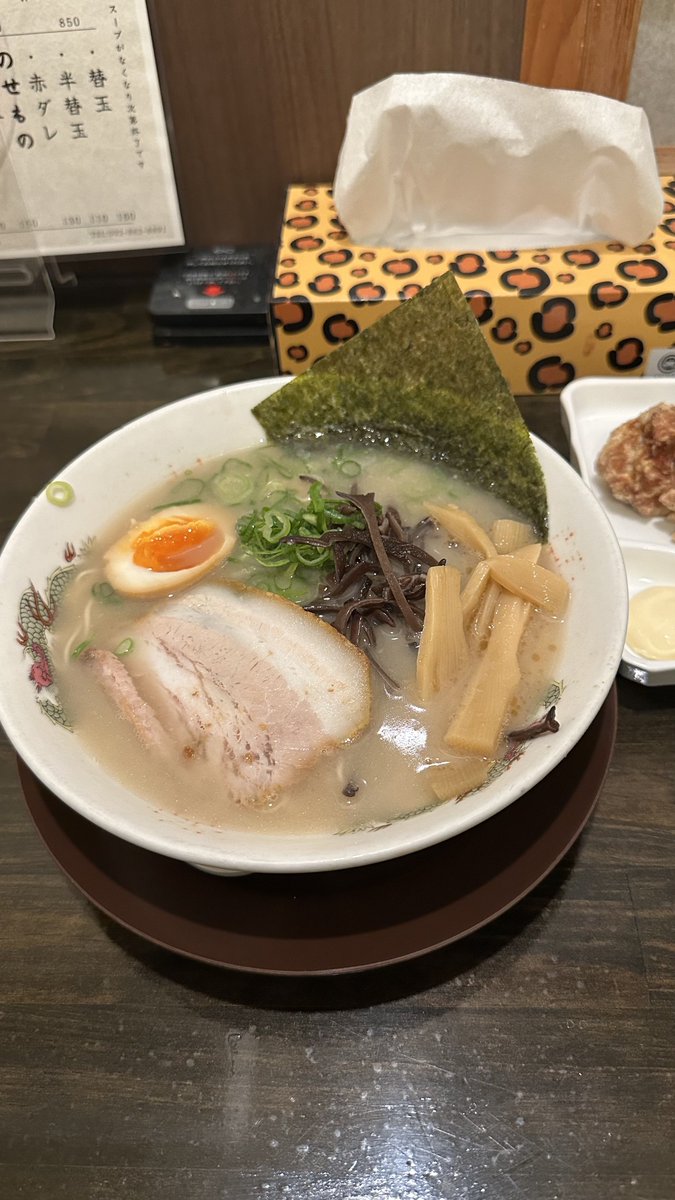 Shrimp_Vinegar's tweet photo. @KawaE_23p @iketoyu_fe7_ip ぎょらん亭本店 小倉北区
貴龍 八幡東区
ラーメン工房龍 八幡西区
石田一龍 小倉南区
天龍軒 飯塚市

二郎系
今を楽しめ 小倉南区

他にも色々あるでよ https://t.co/C1Ls5kqByz