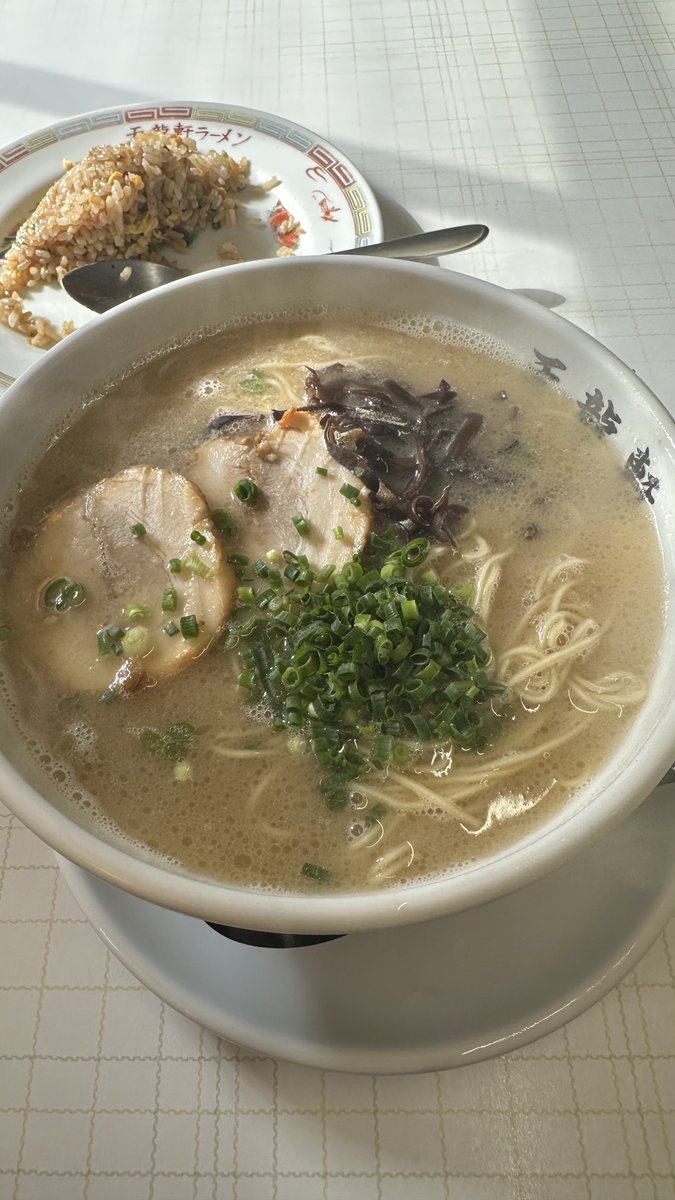 Shrimp_Vinegar's tweet photo. @KawaE_23p @iketoyu_fe7_ip ぎょらん亭本店 小倉北区
貴龍 八幡東区
ラーメン工房龍 八幡西区
石田一龍 小倉南区
天龍軒 飯塚市

二郎系
今を楽しめ 小倉南区

他にも色々あるでよ https://t.co/C1Ls5kqByz