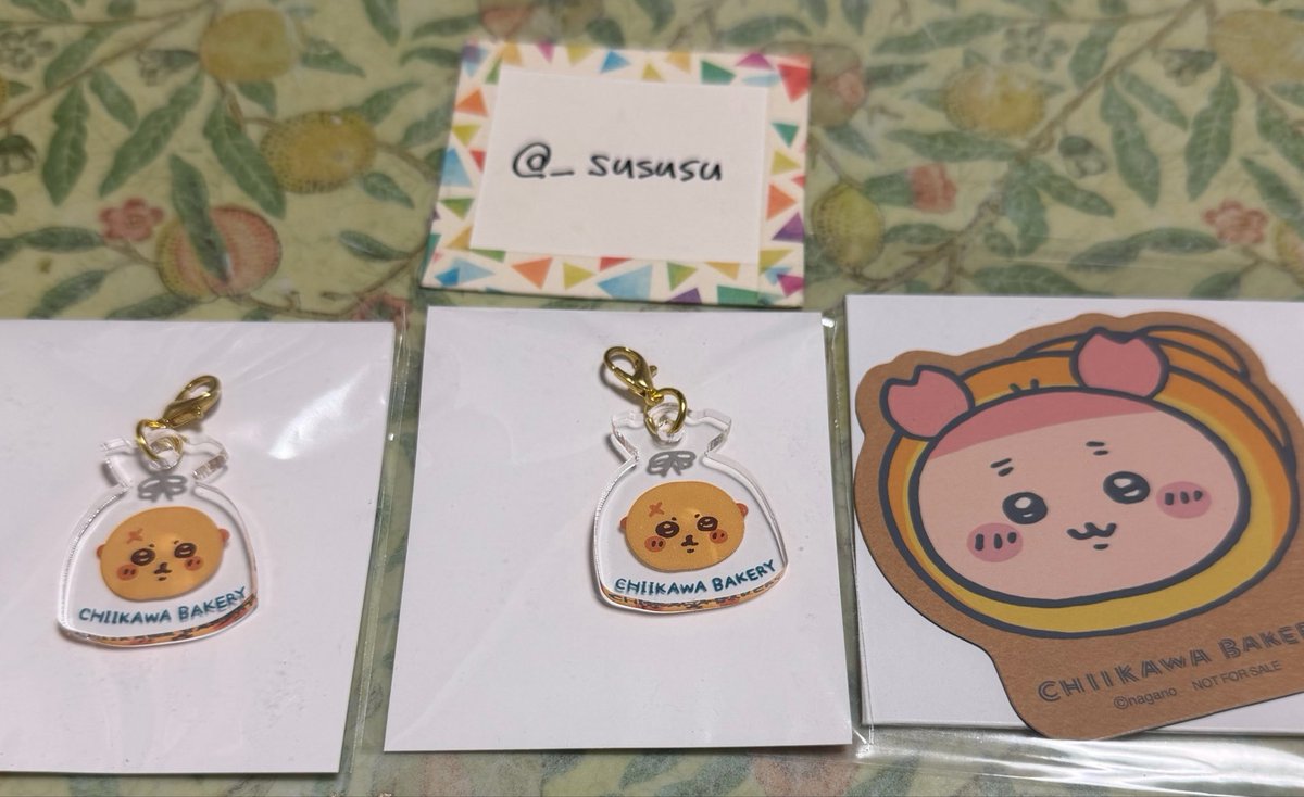 __sususu's tweet photo. 【交換】ちいかわベーカリー OSAKA アクリルチャーム 特典

譲→ラッコ、カニ、古本屋
求→マグネット：ハチワレ
チャーム：ハチワレ、ちいかわ

郵送希望です。お心当たりある方お声掛けよろしくお願いいたします。 https://t.co/2o4mabwVR7