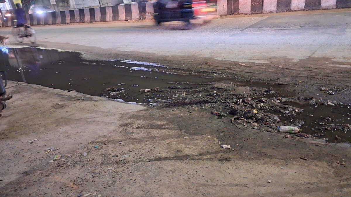 SahasransuU's tweet photo. This the front of our property which , during every rainy season gets water logged and the presence of no drainage make it unavailable as all the dirty and untidy stuff just piles up making it look like a drain overflow , I request @CuttackMun56936 to look into it https://t.co/ZCMAw3lyJk
