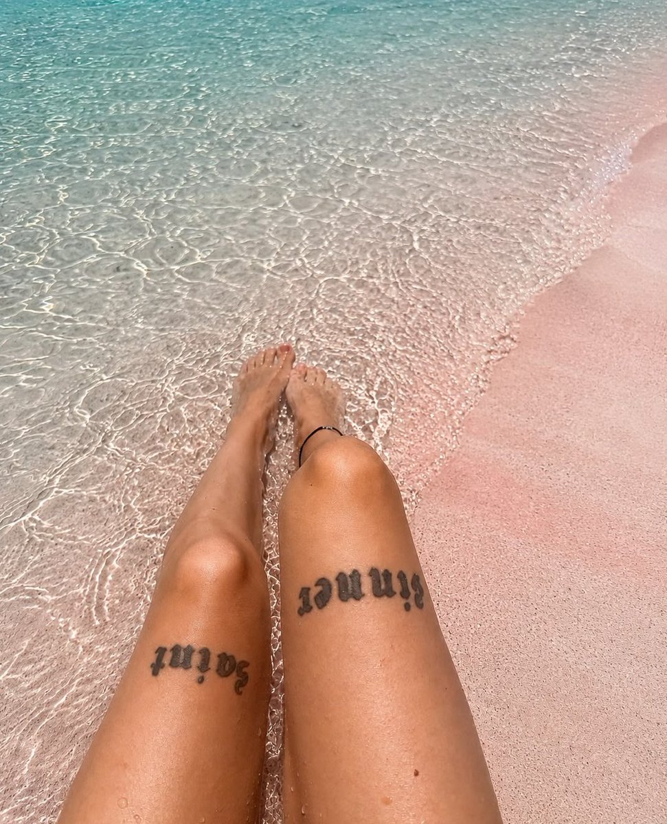 SecretVgoddess's tweet photo. Wer steuert brav zum Urlaub bei 😈👣💅🏽👑 Los ihr Fotzen. Kommt abdrücken. Mein Luxus muss Finanziert werden ☀️👣

#Feet #Sun #Urlaub #Goddess #Findom #Geldsklave #Zahlsklave #Femdom https://t.co/dO58n4h0bp