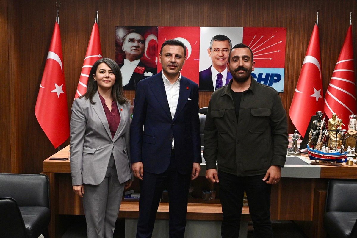 nasuhbektas's tweet photo. CHP İstanbul’un seçilmiş il başkanı seçilmiş gençlik kolları başkanı ve seçilmiş kadın kolları başkanı
@ozgurcelikchp @haticeselli @erdemkarachp https://t.co/xGdO0u8ROo