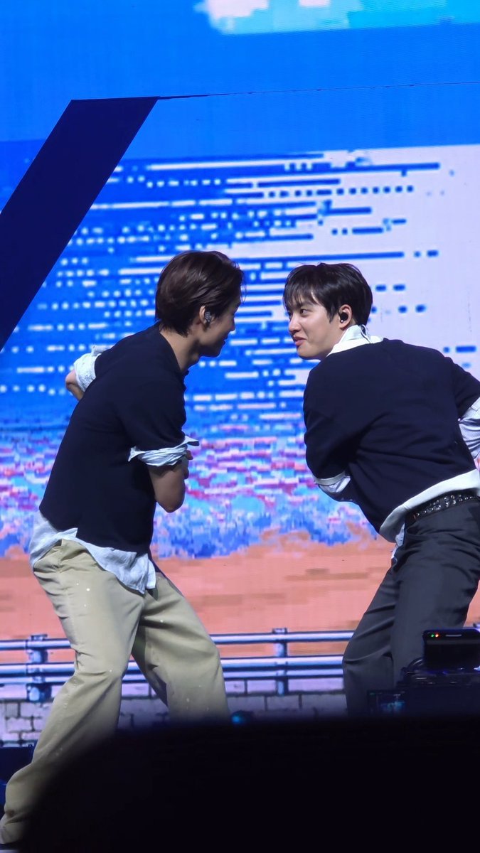 oneandonlyKS's tweet photo. One of my fav photos of KaiSoo from the tour https://t.co/9bG2iLeF6N