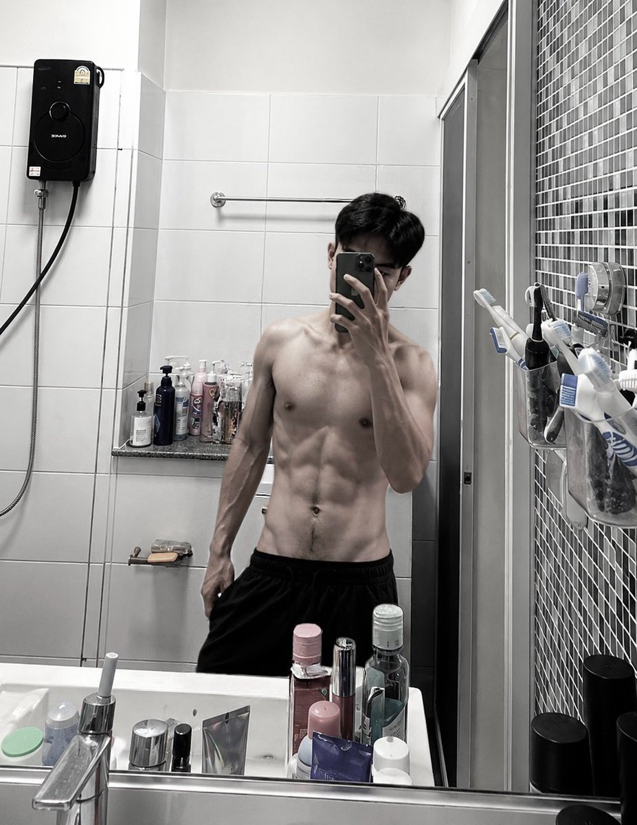 Thir998's tweet photo. หน้าจืด แต่เสียวจัด😛 https://t.co/iowTP2QEJu