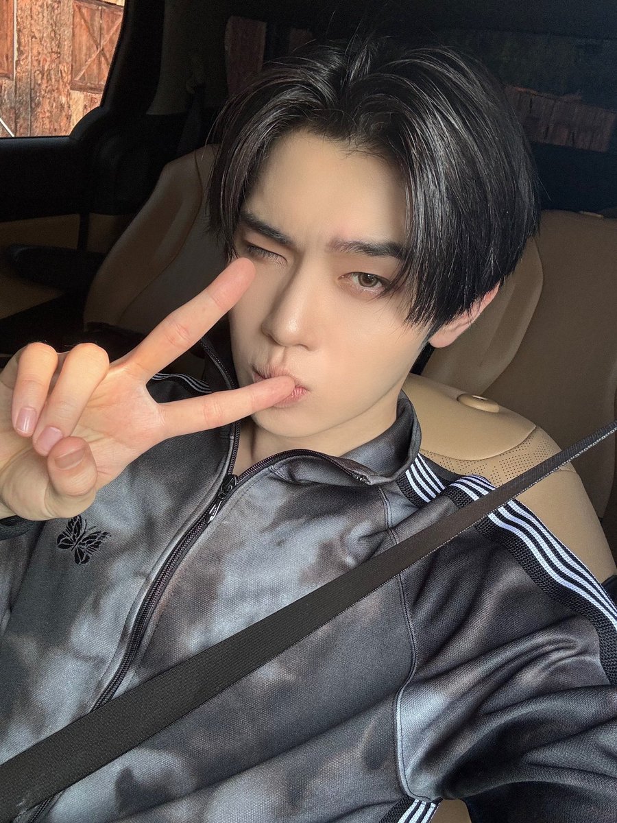 tobitexts's tweet photo. 260701 📸 10:58 PM 

🐥 i love you~~ https://t.co/9GLdRnGPP3