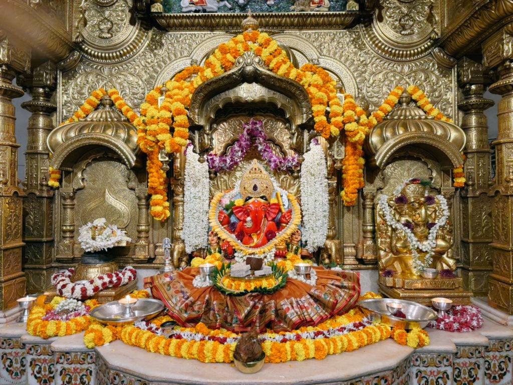 MoryaVibes's tweet photo. गणपती बाप्पा मोरया🌸 मंगलमूर्ती मोरया
🙏Ganapati Bappa Moraya🌸
🙏Mangalmurti Moraya
01/07/2026 https://t.co/cXfTKBlgD4