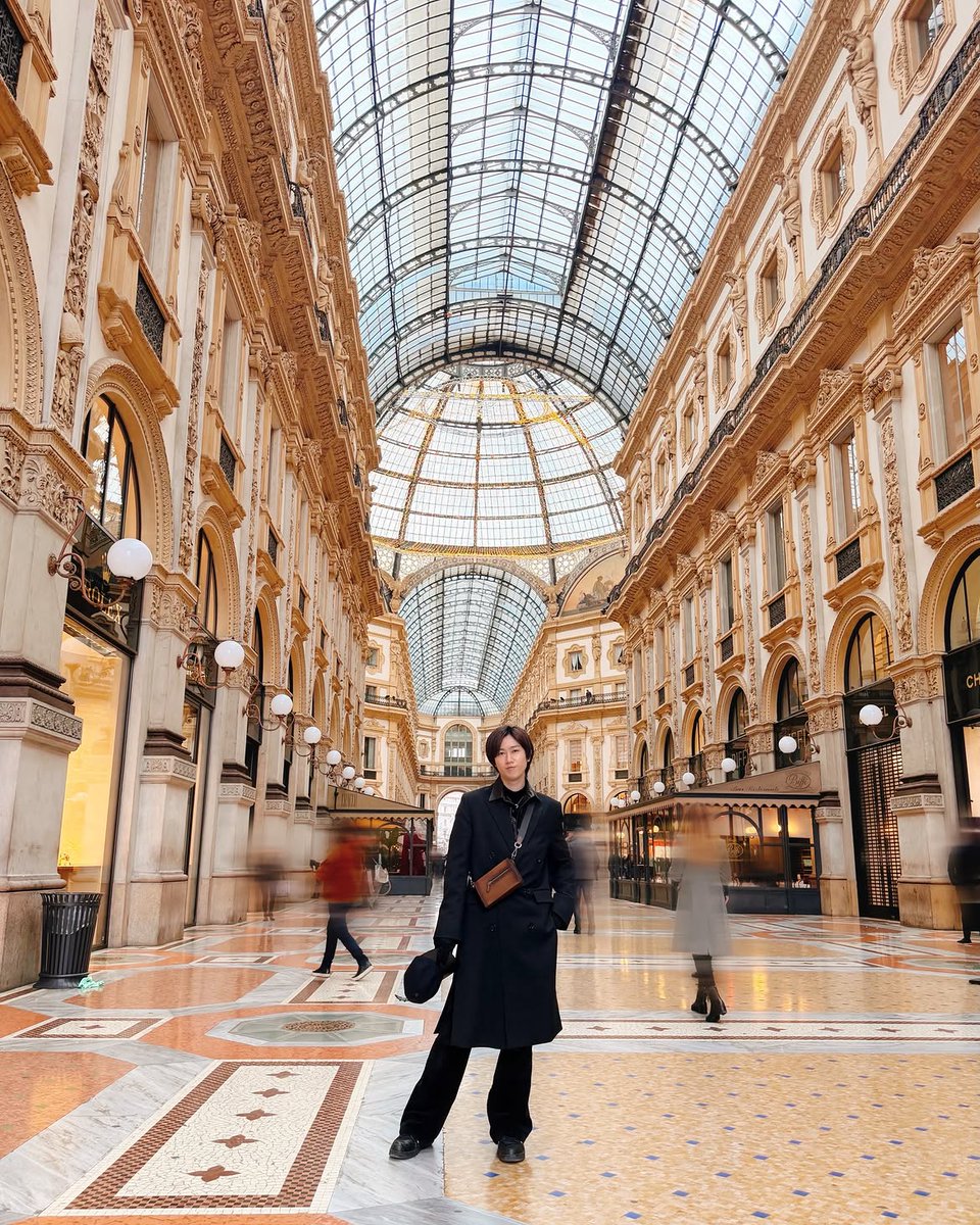 RyoheiStaff's tweet photo. Diario di Milano
Ciao! Piacere, sono Ryohei Abe!

2026年2月のミラノ旅行記。
第4弾「『プラダを着た悪魔2』聖地巡礼」

※結果的に聖地巡礼になりましたがこの時阿部は、同作品にミラノが映ることも、MerylとAnnieにインタビューすることも決まっていませんでした。笑
#WorldHeritageSite
#Milano https://t.co/McqMUa3IxB