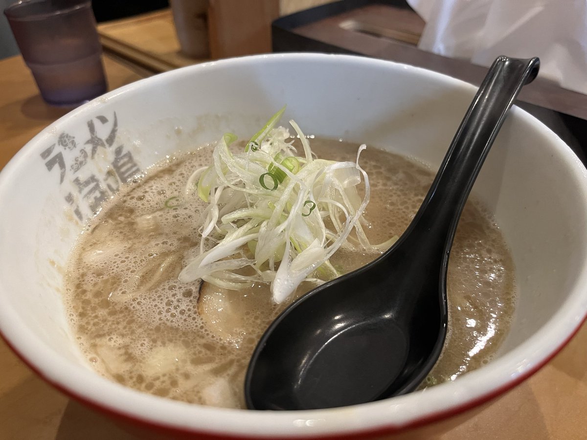 simpeko's tweet photo. 九州3泊4日の旅でした。

ティンパニ探さにゃ。 https://t.co/Om7Y11x3UQ