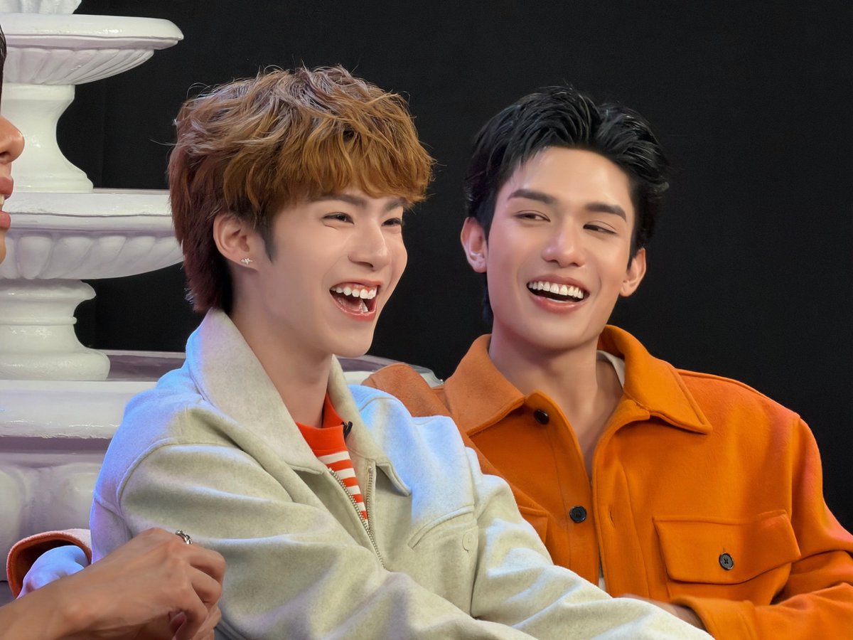 DomundiTV's tweet photo. ขอขอบคุณ @ShopeeTH ที่ให้เกียรติ “เน็ต” @netsiraphop และ “เจเจ” @jj_rcp ได้มาร่วม Live พูดคุยและทำกิจกรรมสนุก ๆ ในวันนี้นะคะ 🥰

ขอขอบคุณแฟน ๆ ที่ติดตามรับชม Live และส่งกำลังใจมาให้ทั้งสองคนด้วยนะคะ 🫶🏻✨️

SHOPEE LIVE NetJJ
#ShopeeLivexNetJJ https://t.co/60DBzvWmZa