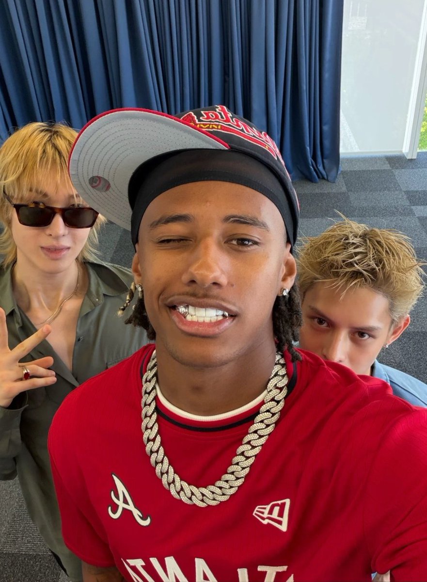 FANCORTIS_FR's tweet photo. ( 📸 ) 29.06.2026

#MARTIN et #JAMES avec le joueur de basketball français #DIAMANTBLAZI !

🐀- #CORTIS #코르티스 #BIGHITMUSIC #빅히트뮤직 https://t.co/6Vd6ggf2fT