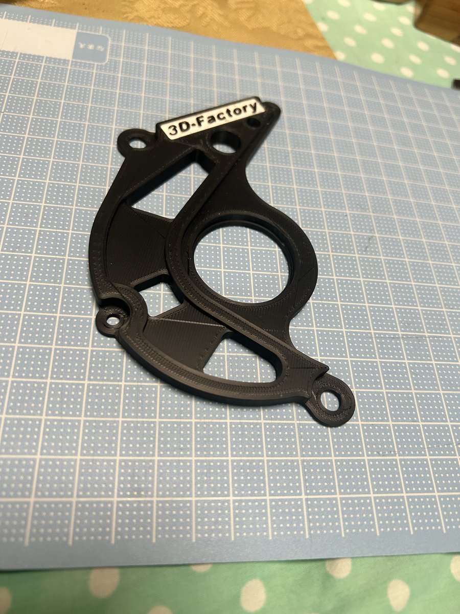 3d_factorys's tweet photo. 最近KSR2を入手したのでスプロケットカバーを作ってみた。
車体整備が終わったらテストしてみよう。
＃KSR2 https://t.co/yKLLRZTjfv