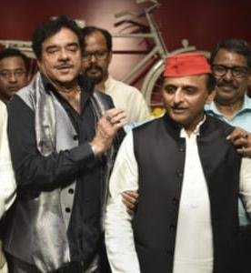 ShatruganSinha's tweet photo. Many happy returns of the day for a very dear friend, dynamic leader worthy son  @yadavakhilesh of the most worthy father @yadavmulayamsp. May you always be abundantly blessed. Happy Birthday! https://t.co/USDUE6RhK4