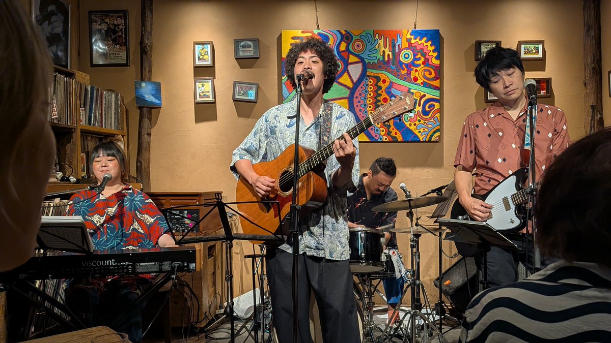 Gannco's tweet photo. 『花田えみ音楽博覧会 2026』
-HANAHAKU special 3days at S.O.Ra-
DAY1:花梅酒×moja moja pineapple
＠ なんば music bar S.O.Ra
moja moja pineapple[ナイルパーチ富樫(vo,gt) 花田えみ(org) 梅本浩亘(dr)]
花梅酒[酒井ヒロキ(vo,gt) 花田えみ(org.cho) 梅本浩亘(dr)]
花博始まった、よくしゃべった https://t.co/Q1okhQFwuk