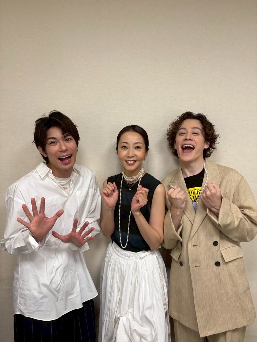 kakizawa_hayato's tweet photo. #FNS歌謡祭夏 ありがとうございました！！
楽しかった〜♪
#カキンツハルカ です。

そして2027年年明けのLIVEも決まりました。
みなさまどうぞ、お楽しみに☺︎

#柿澤勇人
#ウエンツ瑛士
#木南晴夏
#LIVE https://t.co/wafYvpQtBz