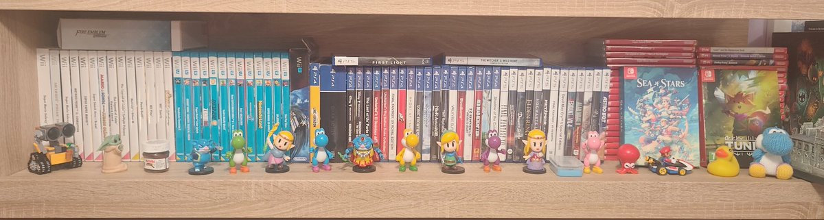 MrAlvar's tweet photo. Es el fin de una era. Pero si quitando el formato físico se creen que voy a empezar a comprar juegos de 80€ en digital, que esperen sentados. https://t.co/fdfFYsTs85