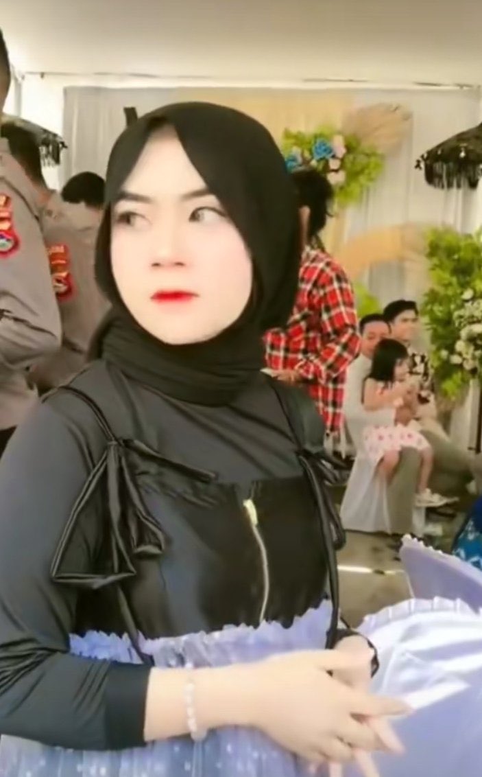 adekseonghyeonn's tweet photo. gw di kondangan yang ada seonghyeonnya : https://t.co/jpmtjTwBi1