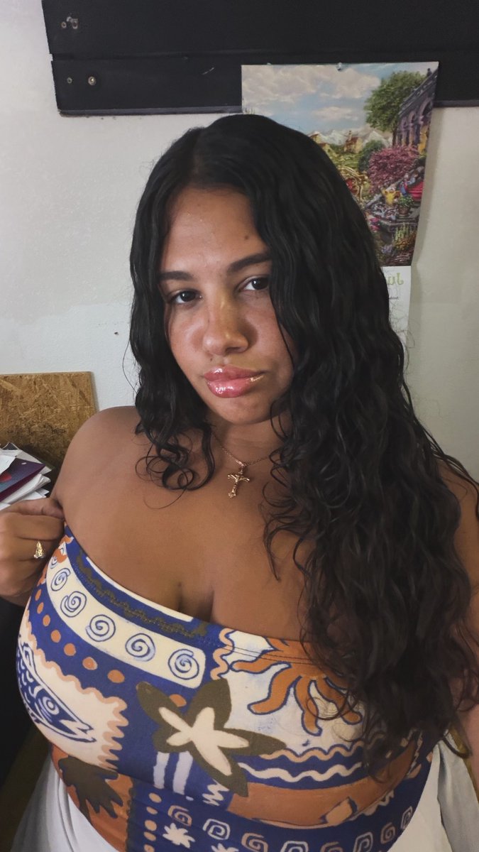 Divína🍒 tweet media