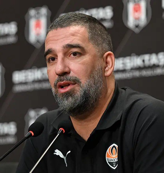 darkwebhaber's tweet photo. Arda Turan: Messi mi Ronaldo mu sorusuna Ronaldo diyen biriyle futbol konuşmam ben. 

Ronaldo dünyanın en iyi futbolcusu ama Messi bu dünyadan değil. https://t.co/Oj7OfoOGoQ