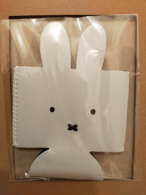 utoshiro38's tweet photo. 【交換希望】
miffy ミッフィー
めじるしカップスリーブ

譲：①ミッフィー(ダイカット)
求：②メラニー(ダイカット) 

7月4日(土)11時頃に錦糸町、14〜16時頃に池袋周辺での手渡し希望です(以降手渡し候補日程はツリーを御参照下さい)。

台紙付きでの交換希望です。
何卒宜しくお願い致しますッ!! https://t.co/IN8Y3uSQeG