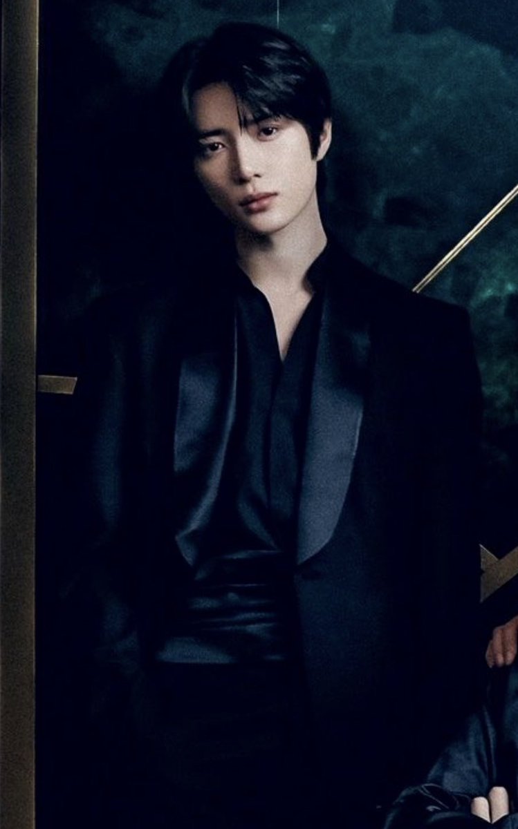 vampirecbg's tweet photo. Do not stop dressing him like this https://t.co/Pc82TTaI3x