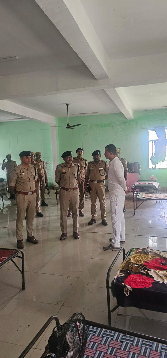 LkwDig49071's tweet photo. आज दिनांक 01.07.2026 को पुलिस उपमहानिरीक्षक, पीएसी लखनऊ सेक्टर, श्री किरीट राठोड द्वारा एस डी आर एफ के ई दल के 1 प्लाटून व्यवस्थापन विकाश भवन बलरामपुर का आकस्मिक निरीक्षण किया गया। निरीक्षण के दौरान आवश्यक दिशा-निर्देश प्रदान किए गए। https://t.co/13WJShiCZ2