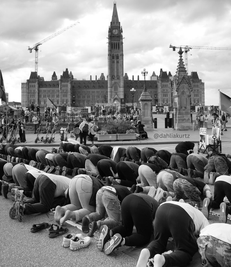 DahliaKurtz's tweet photo. HAPPY CANADA DAY! 🖤🇨🇦 https://t.co/B19VKy7T7w
