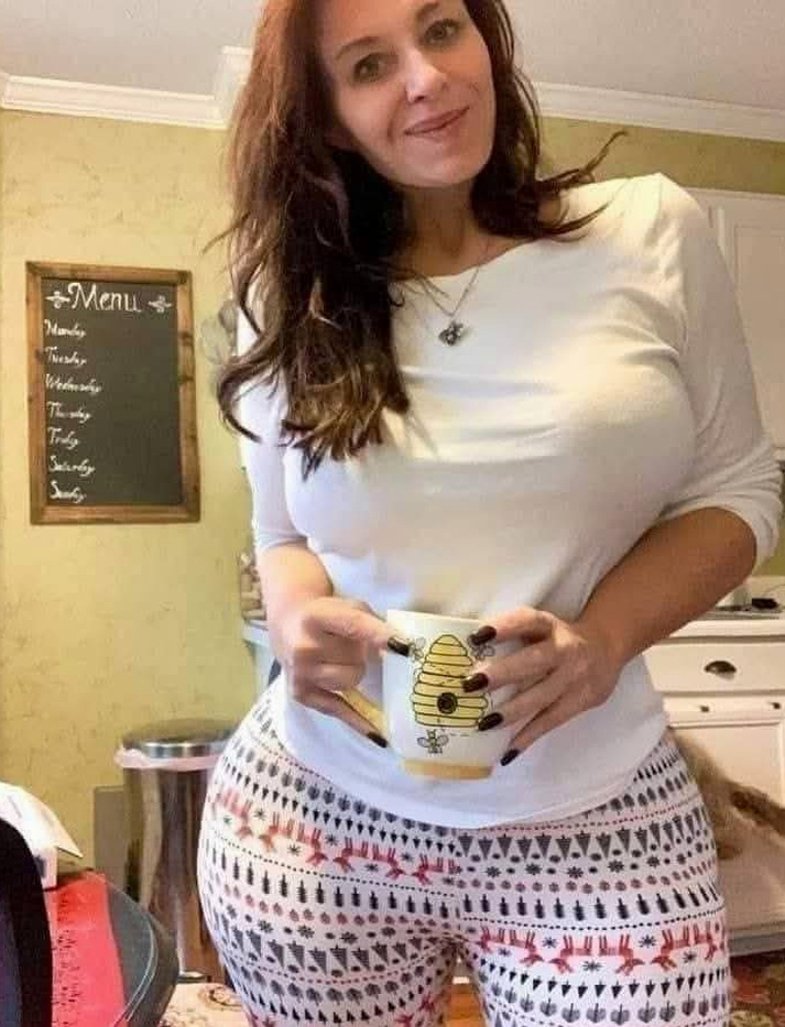 Negaa_xt's tweet photo. Are these cozy pants a little too much? https://t.co/A8FqVVNjTd