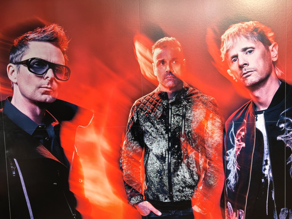 SUM36sam's tweet photo. タワレコいい仕事しすぎてて🥰
赤が似合うバンドMUSE https://t.co/49m4TV2v4v