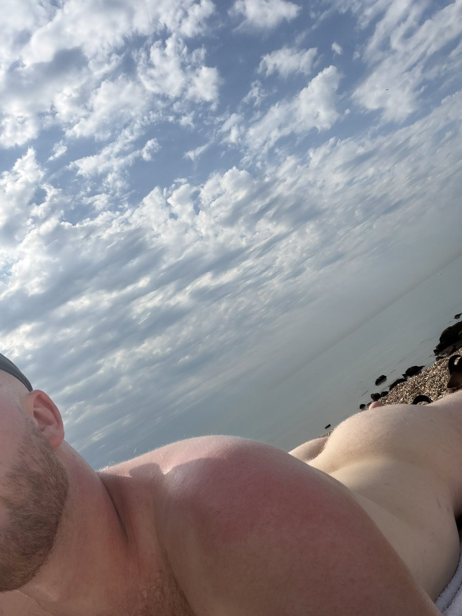 GingerBritain's tweet photo. Nude Beach Vibes 🍑

Who wants to see more?

#Naturist #Nude #Exhibitionist #Naked #Ass #Gay #NakedMan #NakedMates #Nudebeach #NaturistBeach #Southeast #Uk #Peach https://t.co/X9qW6mMuVH