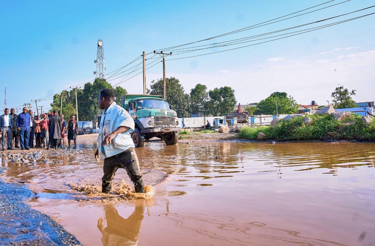 firstladyship's tweet photo. The new Peter Obi is more wawulent &amp; laser-focused. He asked Lápitẹ́ to resign. Àkànbí responded by attempting to deregister the NDC. Obi provoke enter kitchen. He responded by showing Àkànbí how terrible federal roads are. The game is the game. Push me I push you. https://t.co/OD9Upe6yDX