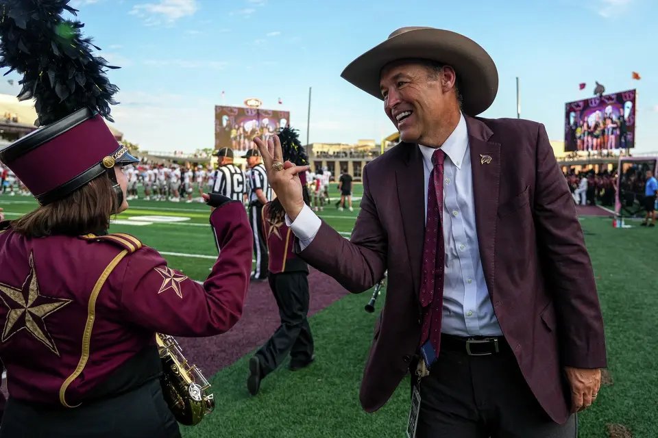 YumCaleb's tweet photo. At midnight, @kdamp's countdown clock, which he started 366 days ago, hit 0. 

Texas State officially joined the Pac-12 today. In an exclusive with the @statesman, AD Don Coryell and Damphousse explained what this era means for the Bobcats.
https://t.co/mdjKKiEG69 https://t.co/13iqmkZs0W